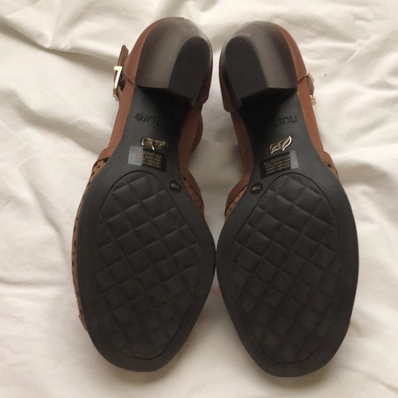 Gorgeous camel suede and leather 3” chunky heels. Nurture brand new, never worn. - Picture 3 of 4